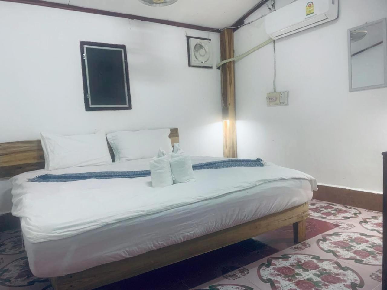 Amelie House Apartment Луанг Прабанг Екстериор снимка